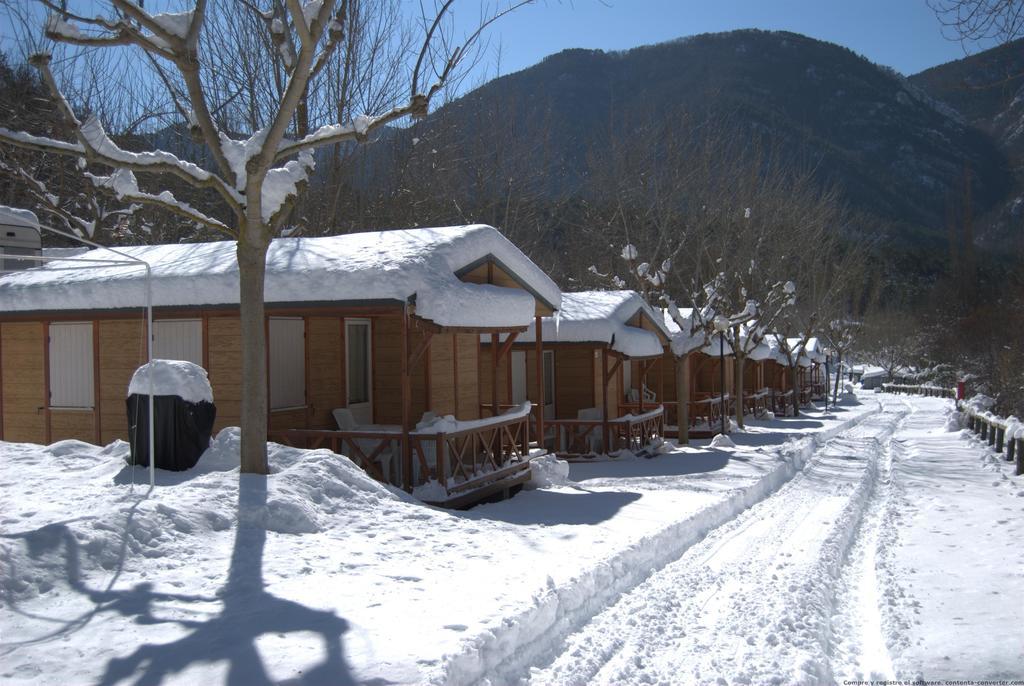 Camping L'Espelt La Pobla de Lillet Exterior photo
